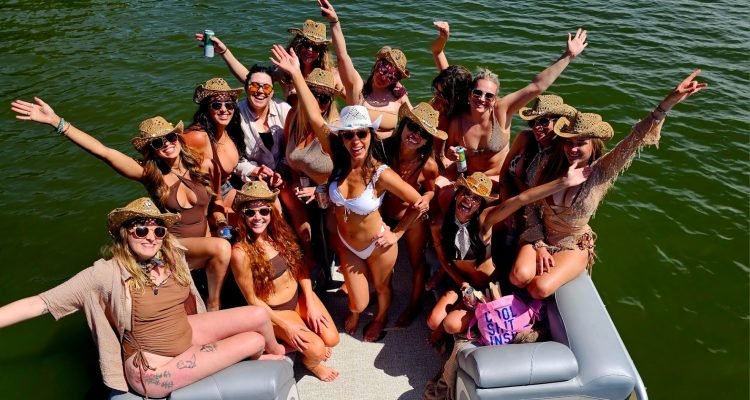 15 Women on Percy Priest Lake in Tennessee on a Slide Pontoon Boat celebrating their best friend getting married